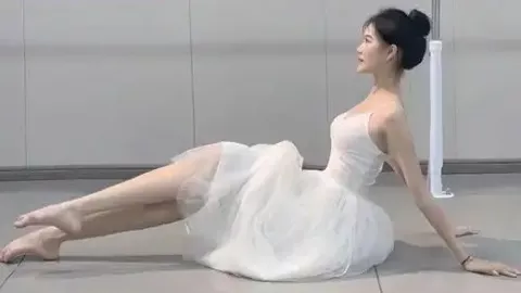 12年前带父乞讨女孩考上大学